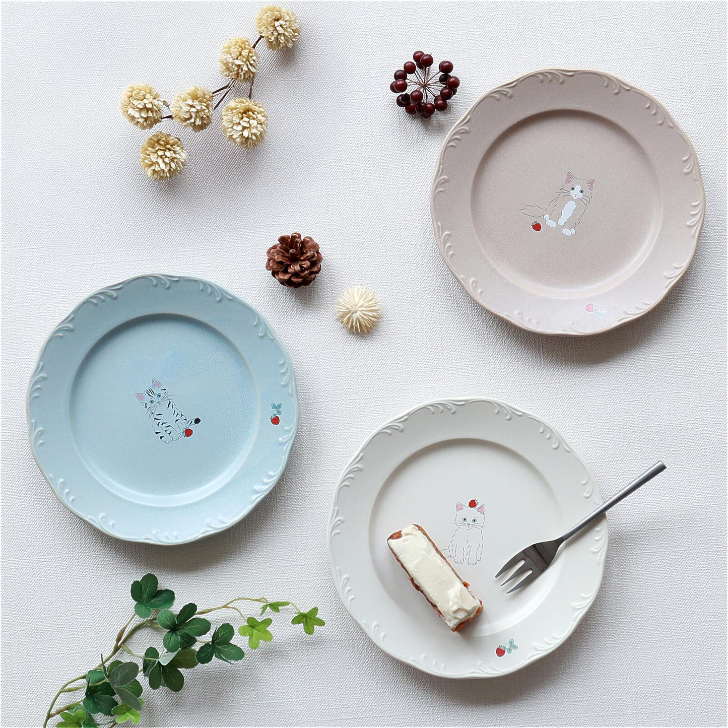 Trio Cat Eco-Friendly Recycled Clay Porcelain Plate - Large 7.9 in