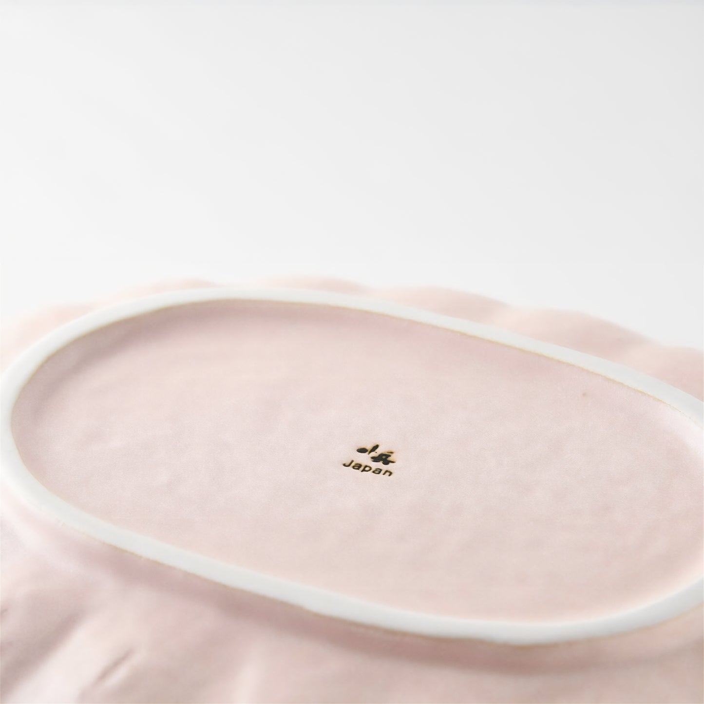 Kaneko Kohyo Rinka Handmade Oval Plate - Pink