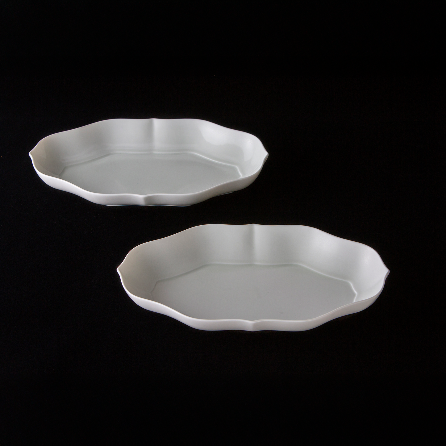 Tsudoi White Oval Shape Platter by Rina Ono