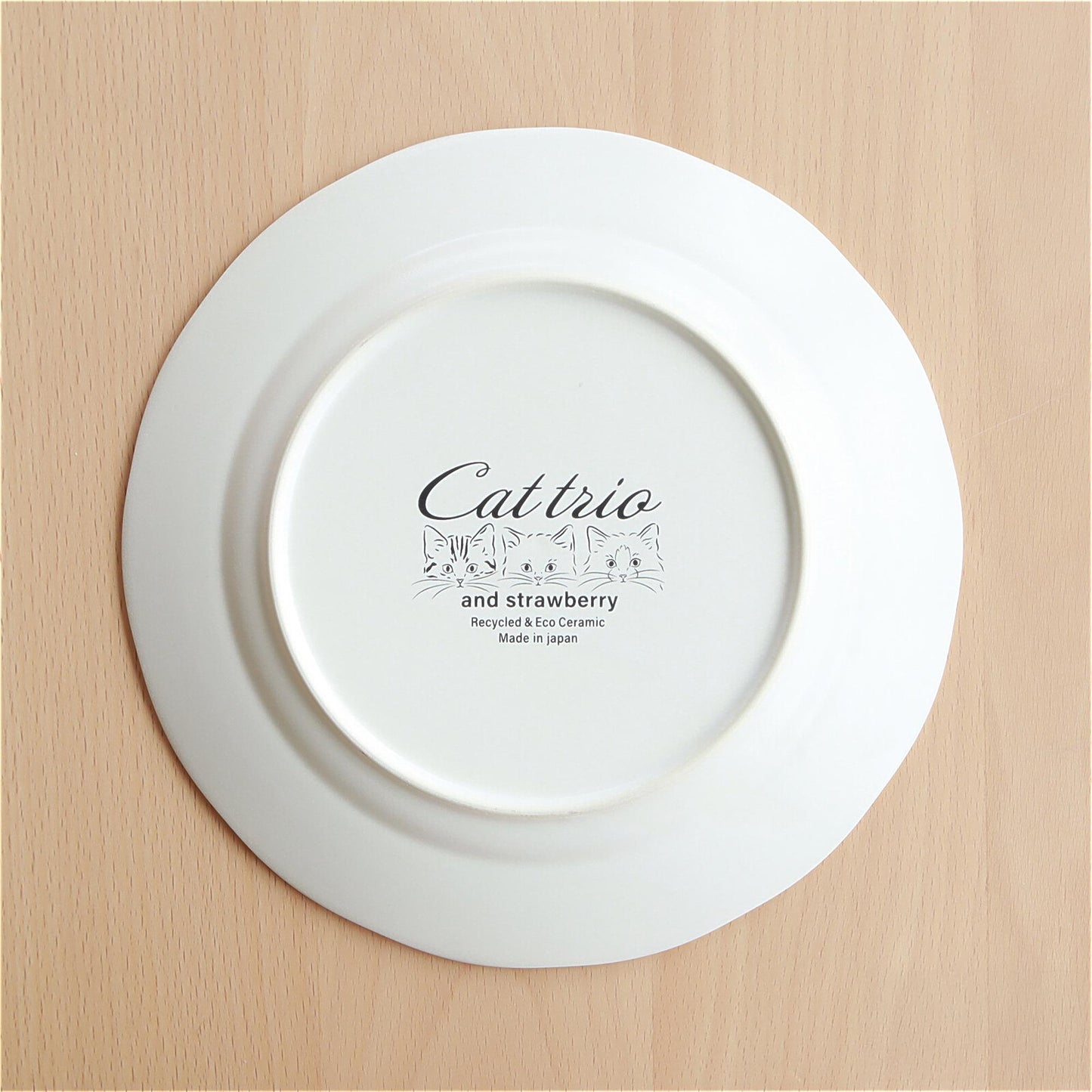 Trio Cat Eco-Friendly Recycled Clay Porcelain Plate - Large 7.9 in