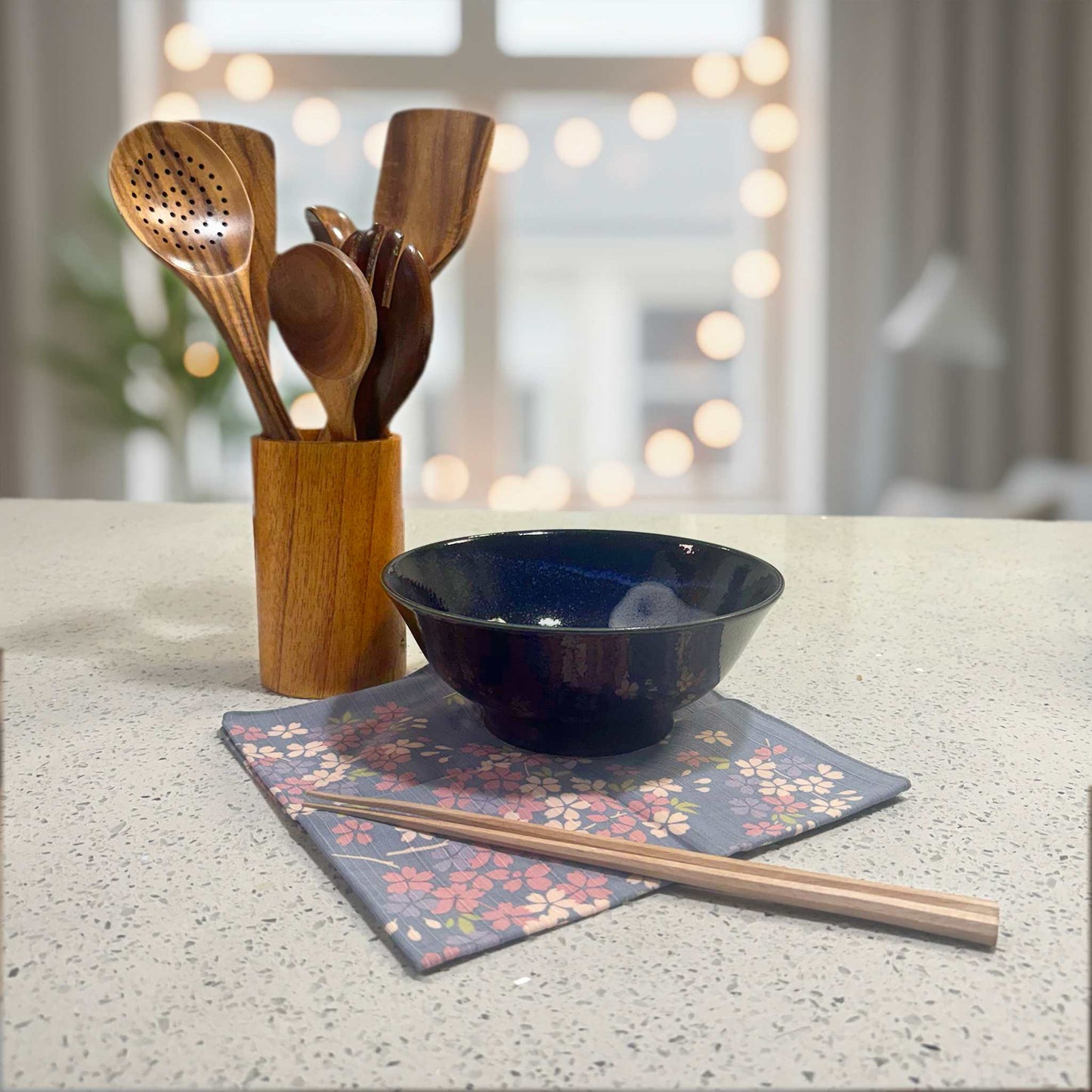 The Sixteen Nights Mino Ware Porcelain 8.3 in Ramen Bowl