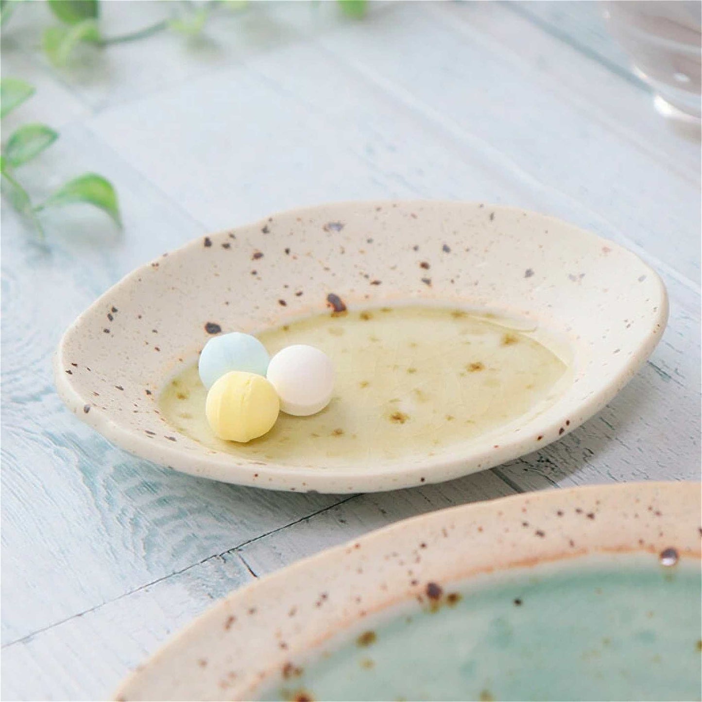 Lake Mino Ware Porcelain Plate - Small 4.4 in Oval - ZenwareCrafts