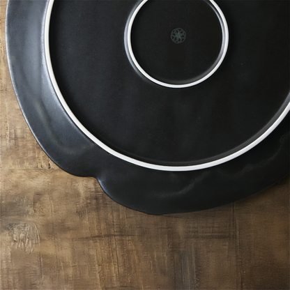 Tsudoi Iron Black Plate by Rina Ono