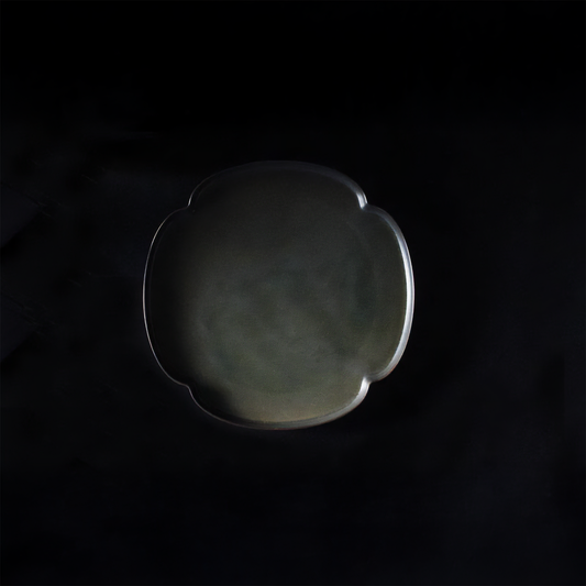 Tsudoi Iron Black Plate by Rina Ono
