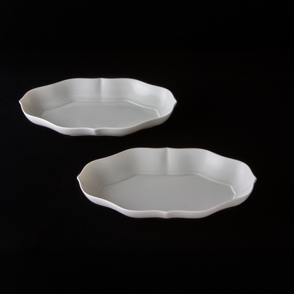 Tsudoi White Oval Shape Platter by Rina Ono