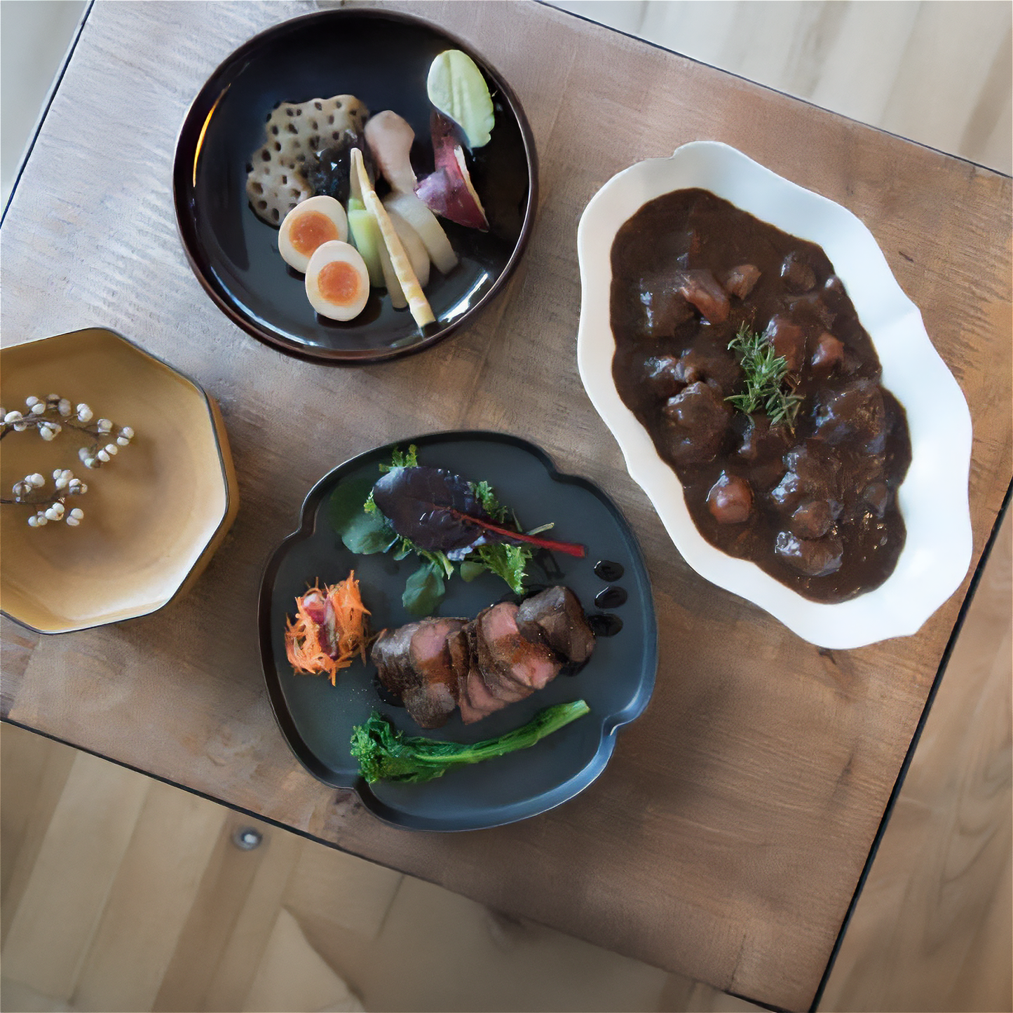 Tsudoi White Oval Shape Platter by Rina Ono