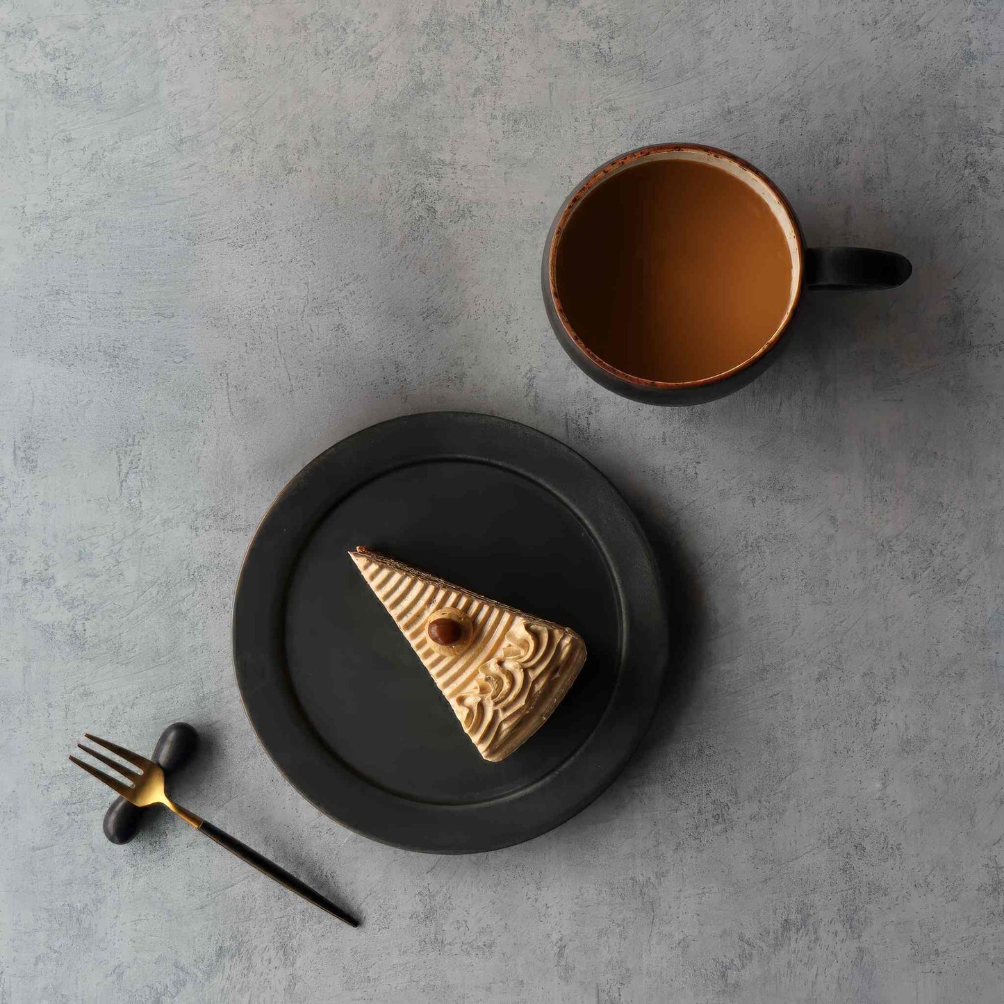 B&W Sabi Handmade Mug with Saucer - Black/White