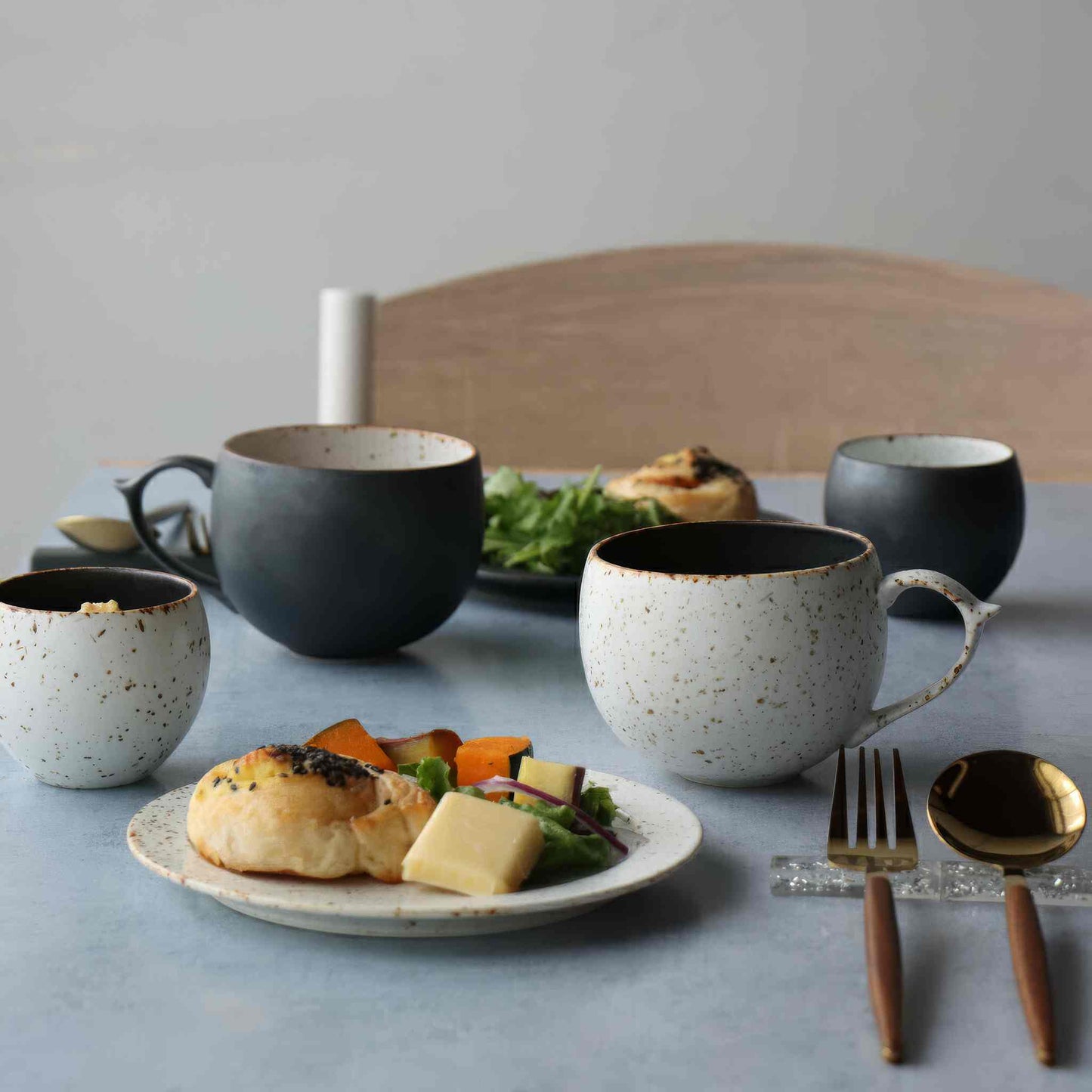 B&W Sabi Handmade Small Plate 6.7 in - Black/White