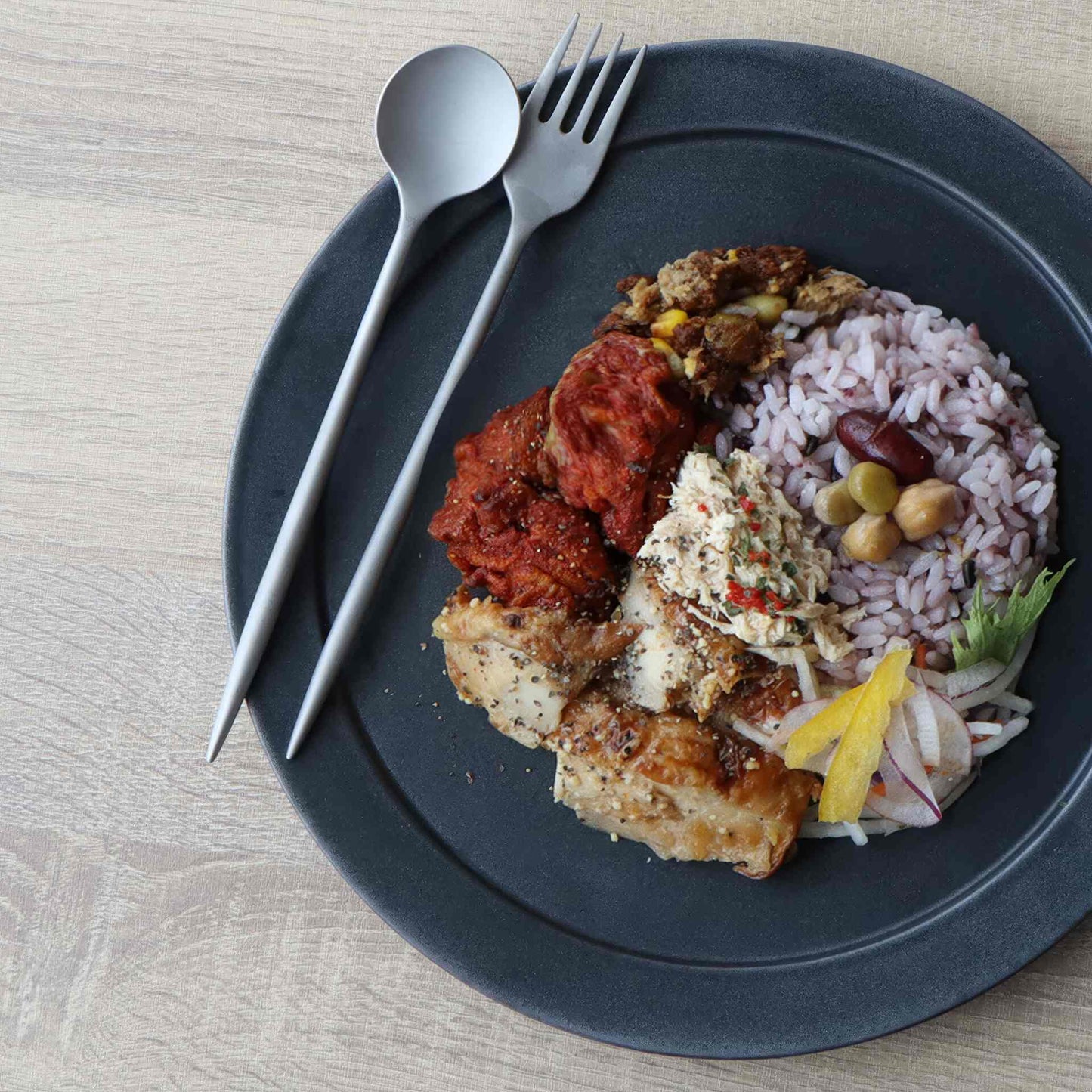 B&W Sabi Handmade Large Plate 10.2 in - Black/White