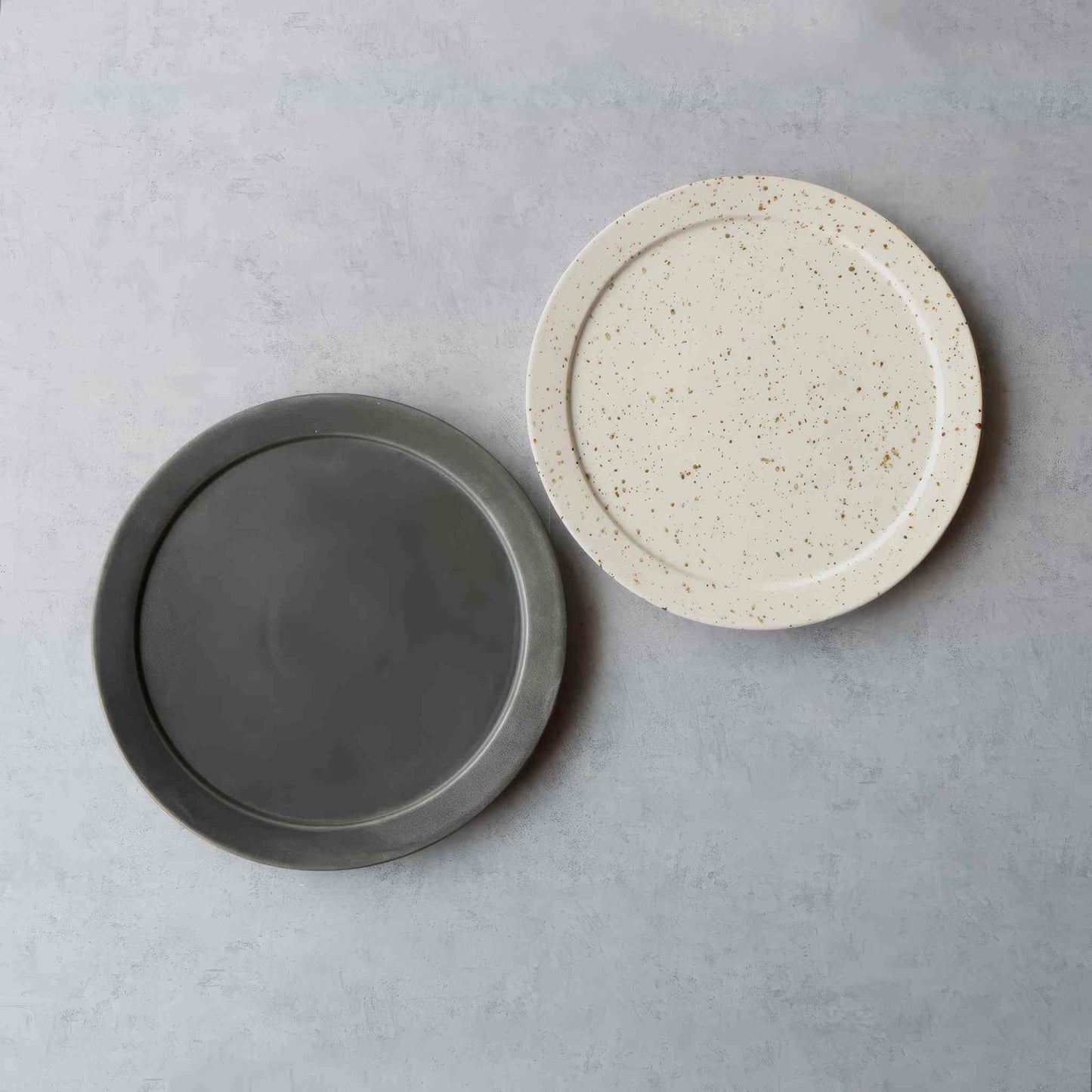 B&W Sabi Handmade Large Plate 10.2 in - Black/White