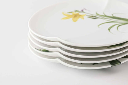 Mt. Tanigawa Mino Ware Botanical Porcelain Plate Collection - Small 6 in Yezo hydrangea