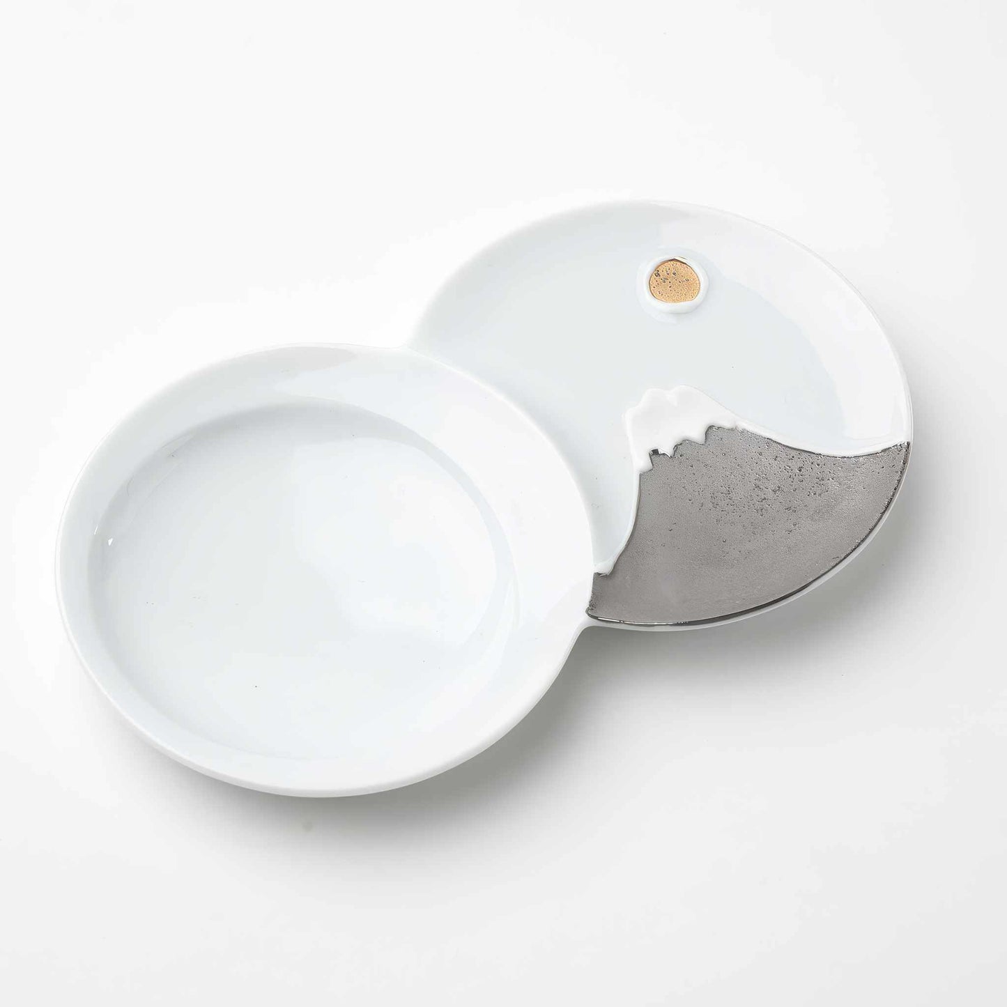 Hasami Ware Mt. Fuji Sauce Dish - Silver/Gold