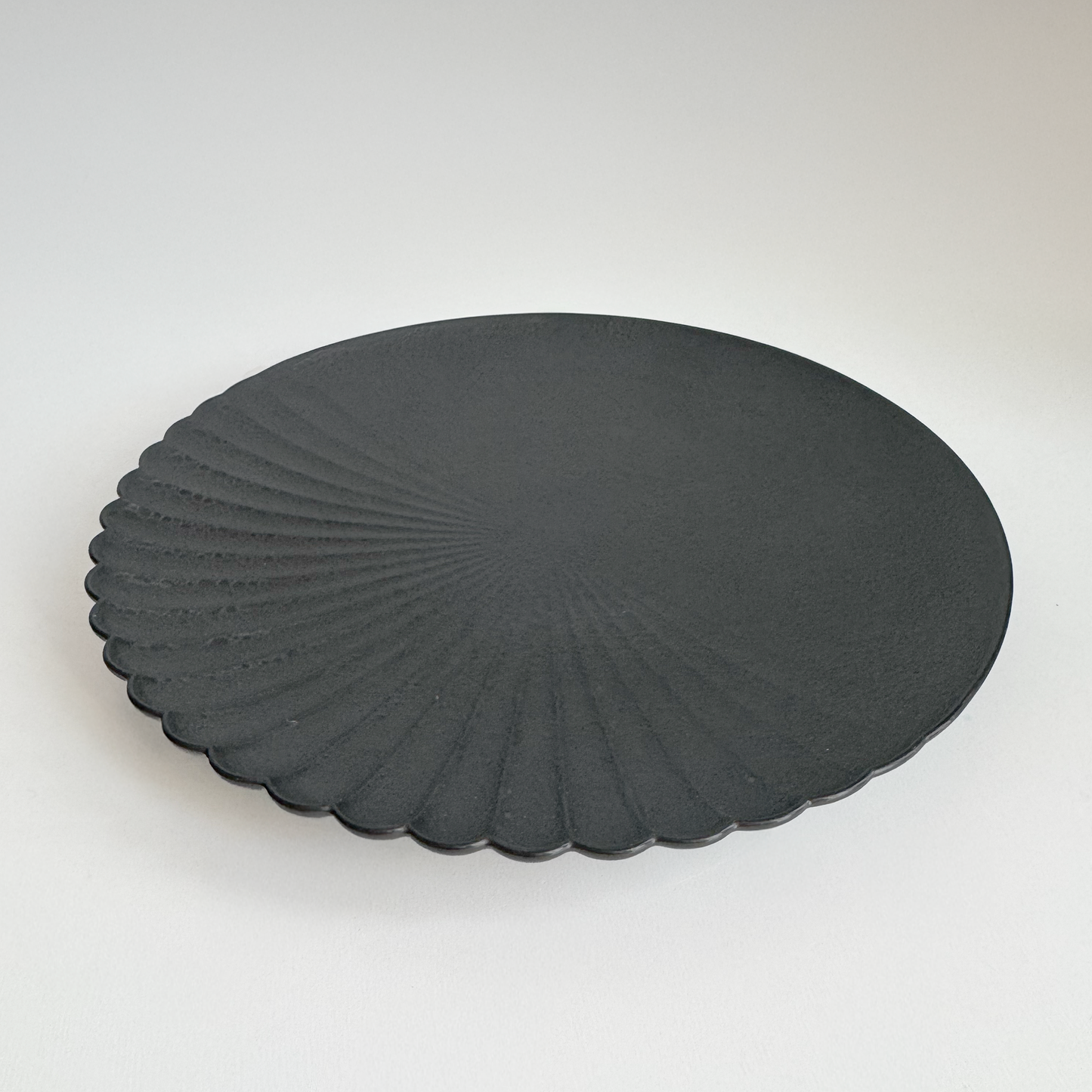 Ocean Bubble Handmade Plate - Large 9.0 in Black