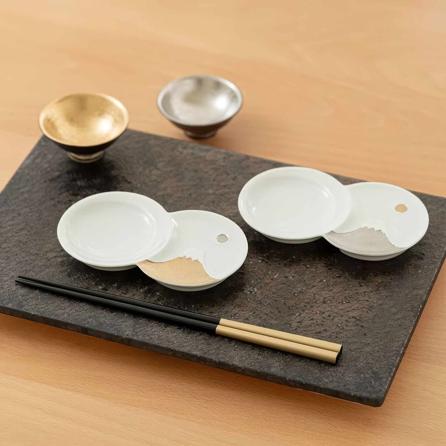 Hasami Ware Mt. Fuji Sauce Dish - Silver/Gold
