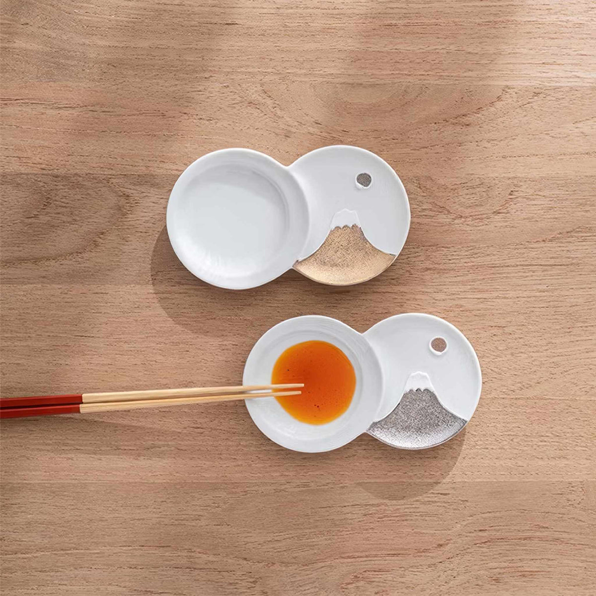 Hasami Ware Mt. Fuji Sauce Dish - Silver/Gold